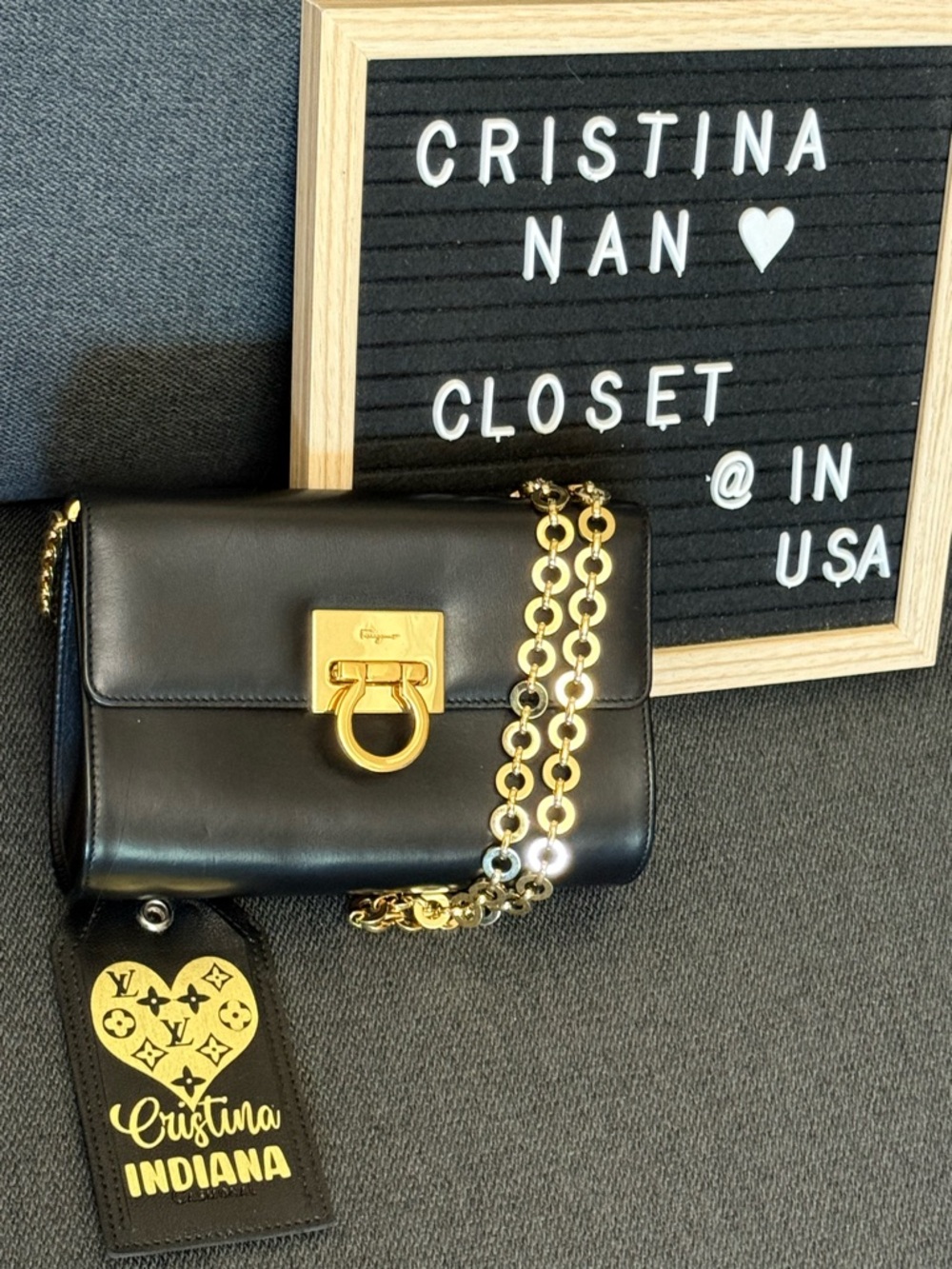 Elegant evening Salvatore Ferragamo shoulder / crossbody black leather bag